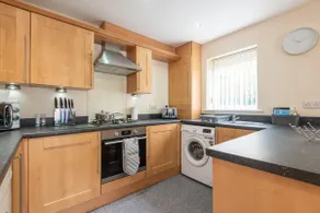 Apartment 11 - 1st Floor - 2 Bed - Sleeps 4 - Image 4