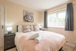 Apartment 11 - 1st Floor - 2 Bed - Sleeps 4 - Image 2