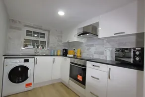 Oasis, Central Self Contained Flat by CozyNest - Image 3