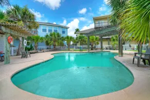 Pool, Walk to Old Town + Eateries | Rock N Reel - Image 2