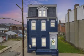 NEW! Luxurious 5bdr w/ a hot tub. Walk to stadiums - Image 4
