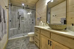Keturah's Creek -Luxury Couples Tiny Cabin-8acres - Image 4