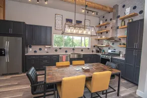 Blue Star Bungalow at Lake Whitney: Pet-Friendly Secluded Lake Retreat, Wrap Around Deck & Fire Pit - Image 2