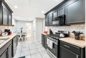 Stylish, Cute & Homey Livonia Getaway - Image 4