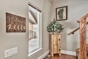 Dancing Bear Cabin - Pet Friendly Sleeps 4 Totally cute - Image 3