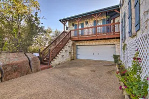 Private Deck & Grill: Sunny Lakefront Escape - Image 2