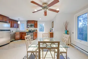 Cozy Dix Hills Apt w/ Deck ~ 7 Mi to Beach! - Image 3