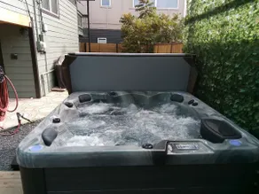 Hot tub, cowboy pool near the Pearl, Riverwalk - Image 3