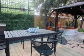 Hot tub, cowboy pool near the Pearl, Riverwalk - Image 2