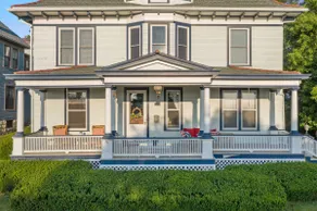 Dubuque's Front Porch, Historic Charmer, Walk Downtown - Image 4