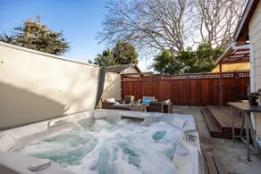 Charming Garden Cottage- steps to historic Old Town Half Moon Bay - Image 2