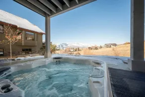 Powder Ridge Escape T4 Mtn Biking Hot Tub - Image 4