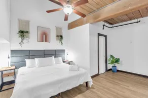 Ideal for long stays w/ 2 king beds, gym & pool - Image 4