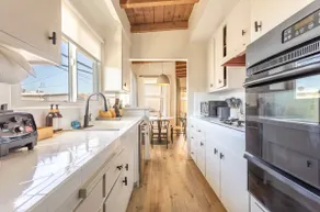 Manhattan Beach 2BR + Private Studio | Parking - Image 4