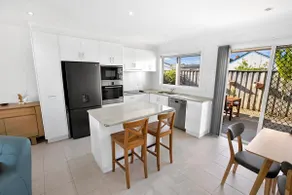 Sea Breeze - Lakeside 2BR near Koala Trails - Image 2