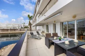 IM On Marina Flat - Image 3