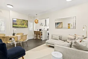 Comfy 2-Bed Apartment with A/C throughout - Image 2