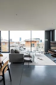 Corner Apartment - Image 4