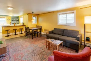 4th St. Hideaway : 2BD, Blocks to River & Downtown - Image 2
