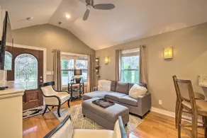 Luxe Lyndon Home < 11 Mi to Dtwn Louisville! - Image 5