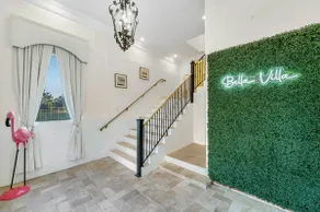 Bella Villa Waterfront Suite - Image 4