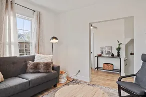 Bright 1 Bedroom - Wifi, Parking, Smart TV - Image 4