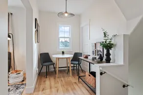 Bright 1 Bedroom - Wifi, Parking, Smart TV - Image 3