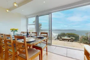 Superb Panoramic Sea Views Sleeps 10 Pet Friendly - Image 2