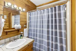2BR Cabin with Jacuzzi and Mountain Views -Cabin 5 - Image 2
