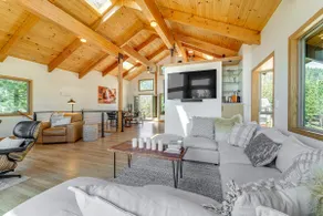 4 Mi to Slopes! Hot Tub Haven w/ Lake Tahoe Views - Image 5