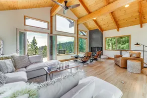 4 Mi to Slopes! Hot Tub Haven w/ Lake Tahoe Views - Image 4