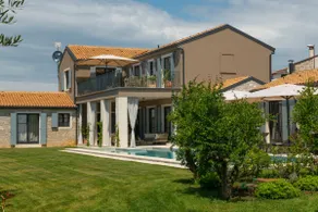 Villa avec terrasse, sauna et barbecue | Vue piscine - Image 2