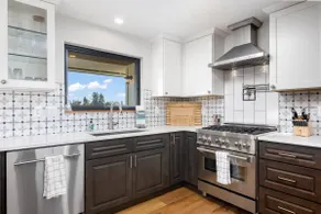 Magnificent New Build w/ Views of Golf Course - Image 5