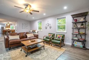 Peaceful well appointed large two bedroom country cottage - Image 2