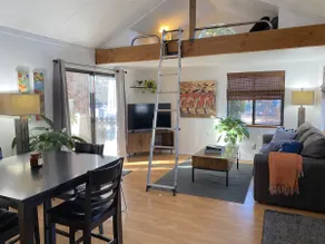 Bluebird Day - River Gem Bungalow, Cozy 1BR! - Image 5