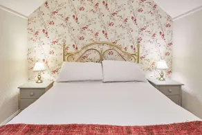 Host & Stay - Lavender Cottage - Image 3