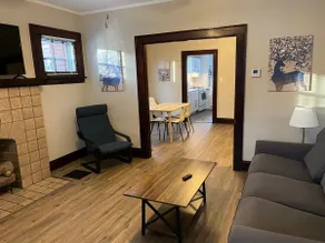 Hudson #1, Private Two Bed near Xavier & Downtown - Image 3