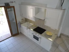 Smuk studiolejlighed til 2/4 personer med terrasse og udsigt over søen - Image 4