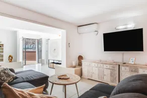 Modern Family Duplex with Access to the Pool - Image 3