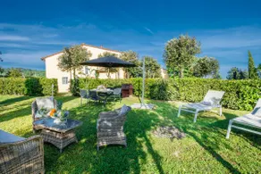 Pietro Farmhouse Apartment in Wine Resort in Lucca - Image 4