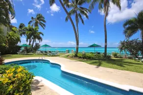 Casual Beachfront 1-Bed with Pool - Image 2