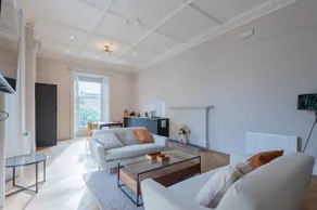 Priorsgate | Lumsden Apartment - Image 2