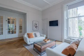 Priorsgate | Lumsden Apartment - Image 4