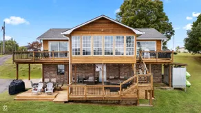 The All Seasons Resort: Pool, Hot Tub,  & Private Dock - Image 2