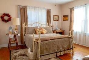Saint Jo 2BR Cottage | Wine + Patio Views - Image 2