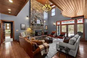 Waterfront Retreat: Treehouse, Hot Tub, Fireplace - Image 3