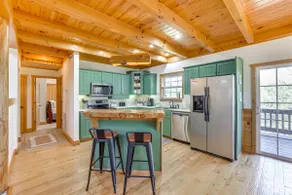 Family-Friendly Cabin By Golf Course & Marina - Image 2