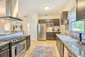 Historic Tarpon Springs Abode ~ 3 Mi to Beach - Image 3