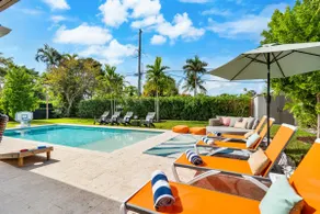 NewHeatedPool*Walk2Beach*BeachShuttle*Gameroom*BBQ* - Image 2