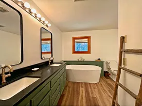 7 Bed Smoky Mountain Lodge | Spectacular Views! - Image 3